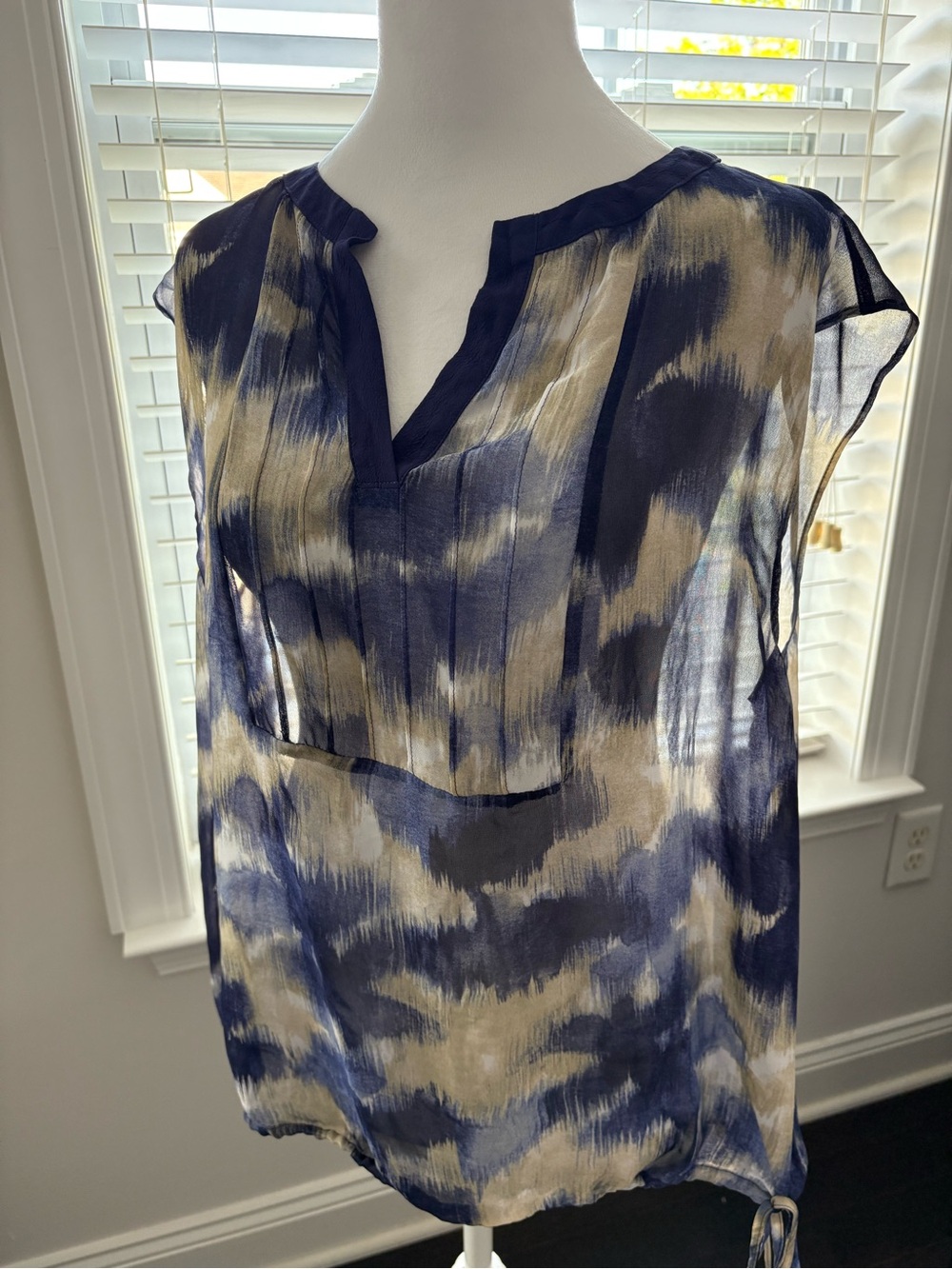 Simply Vera Vera Wang Navy and Cream Sheer Blouse